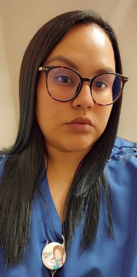 bigbuttsmutt naked model photo