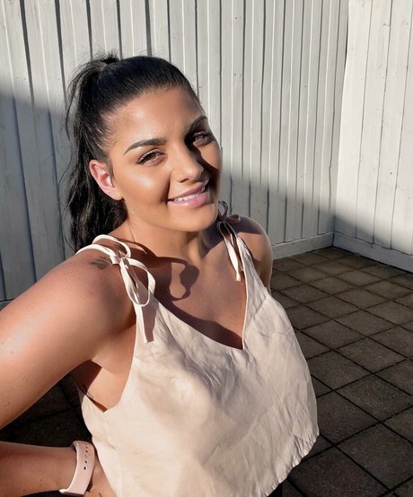 Jesy Lee model adult picture