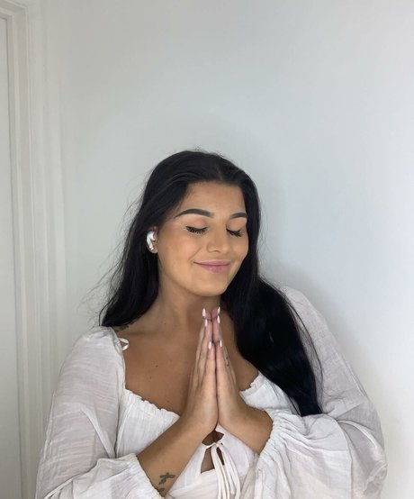 Jesy Lee hot pornstar pics