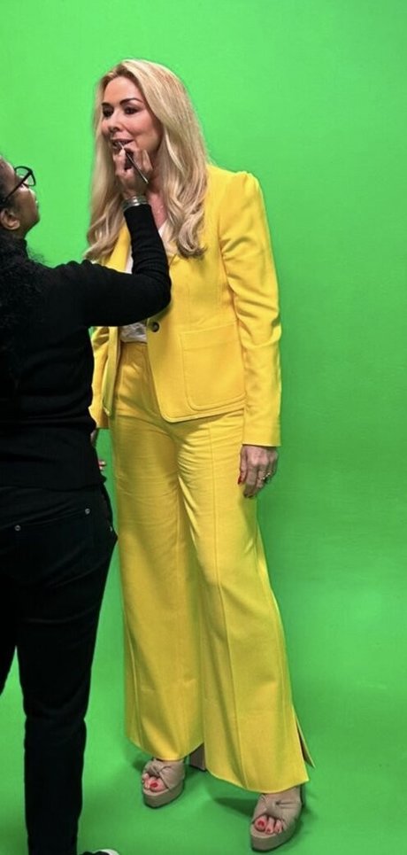 Claire Sweeney pretty model img