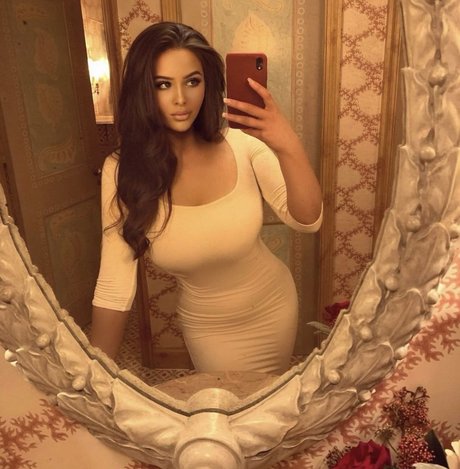 Simone Goodall model porn archive