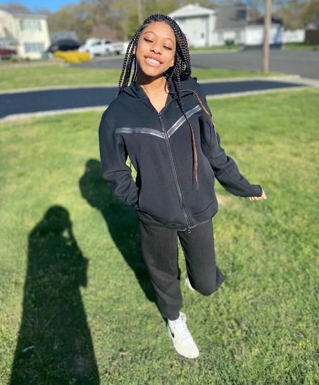 Elyse Rey model perfect photos