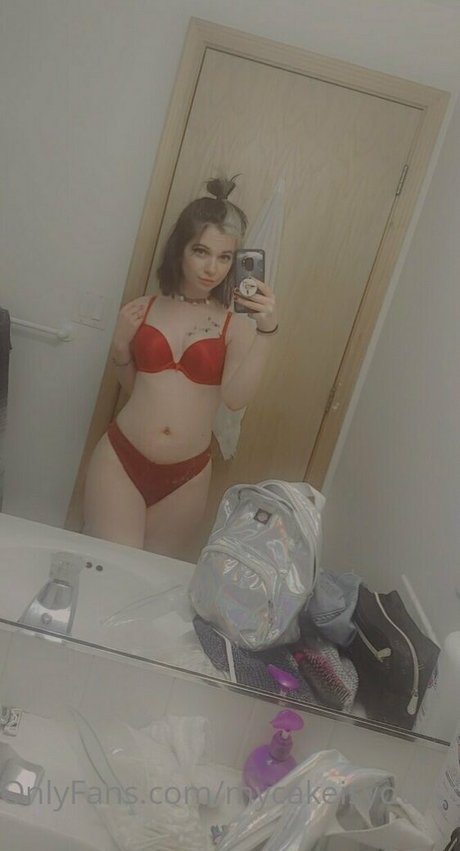 mycakeisyourconfectionto erotic model picture