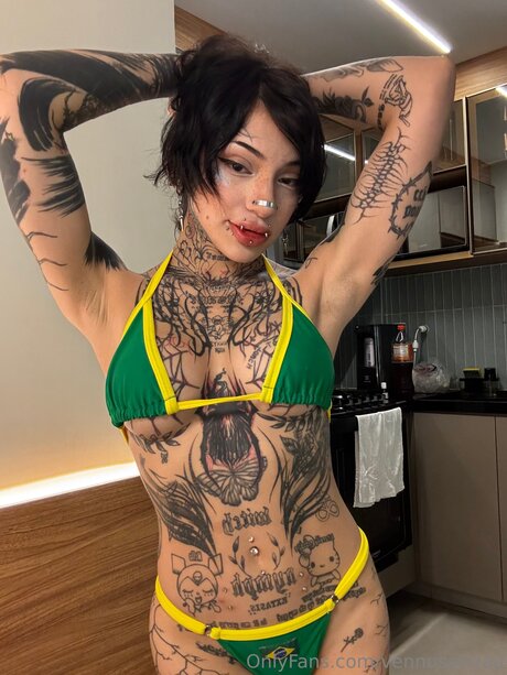 vennusativaa model sexy picture