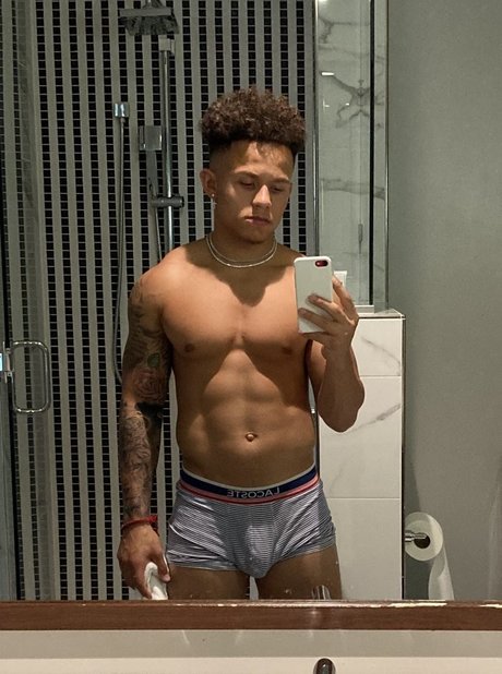 Big marvjr model nude pic