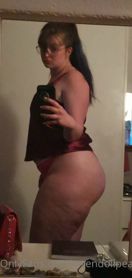 gwendollpeach naked model pics