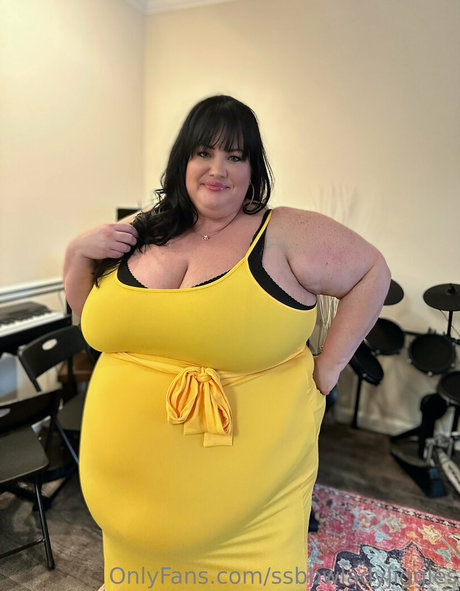 ssbbwladyjiggles hd star pictures