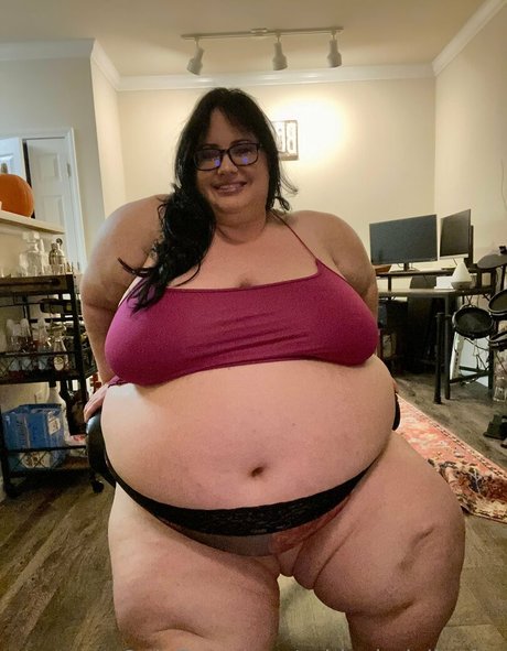 ssbbwladyjiggles erotic star pic