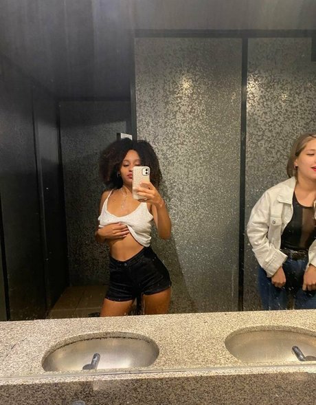 isabellafans00 model adult galleries