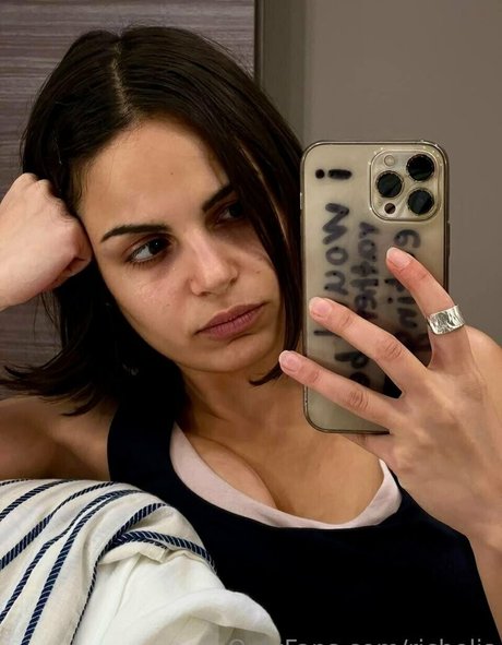 richelis erotic model image