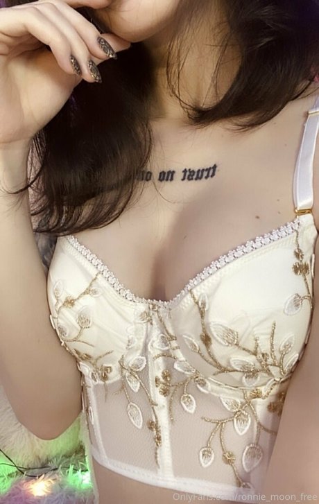 ronnie moon free exclusive model photo