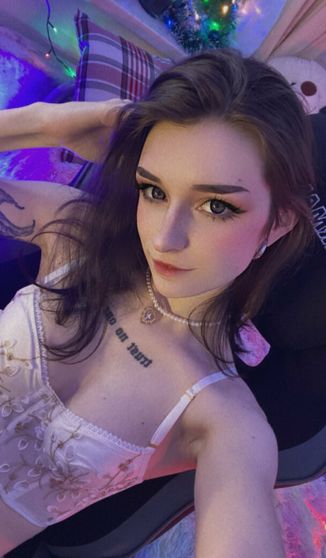 ronnie moon free star nude picture