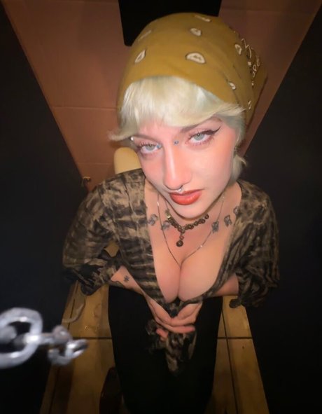 BillieGMcGehee pornographic model pictures