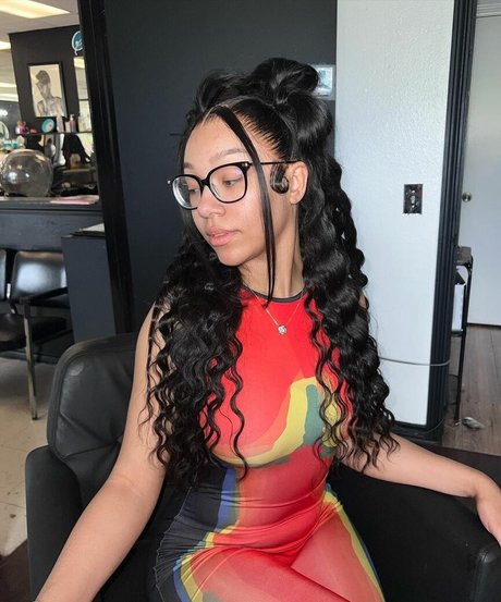 Caileneasely model photos