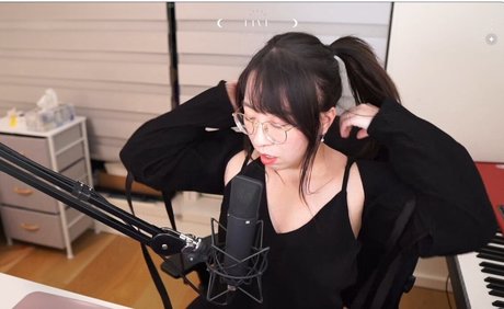 lolnatsumiii porn star photos