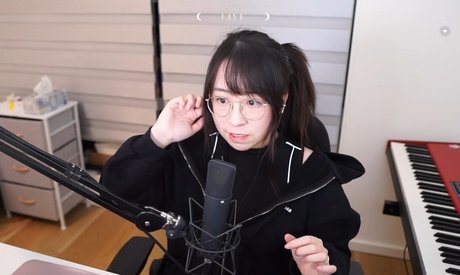 lolnatsumiii hot star pic