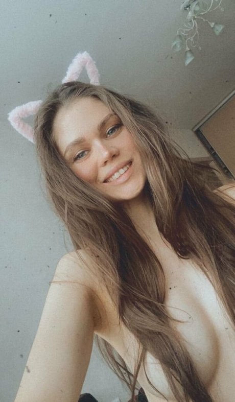 halseyslims exclusive model picture