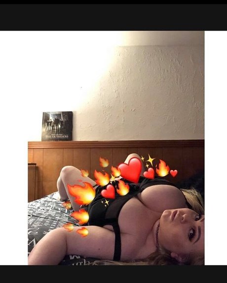 Danie Marie naked pornstar photo