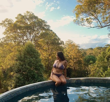 Lotti Loka xxx pornstar archive