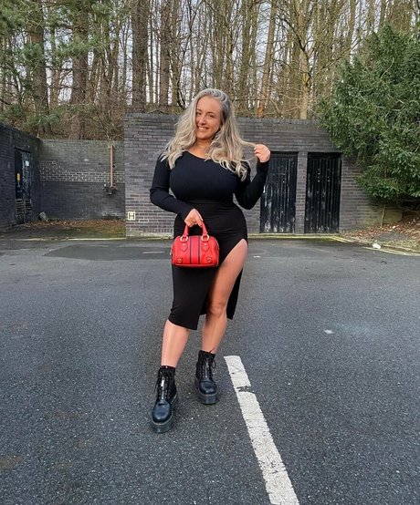 Tiffany Harrison art model img