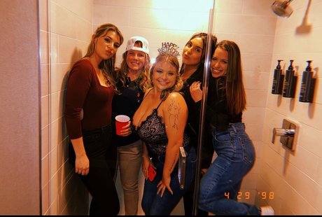 chubby teen onlyfans exclusive photos