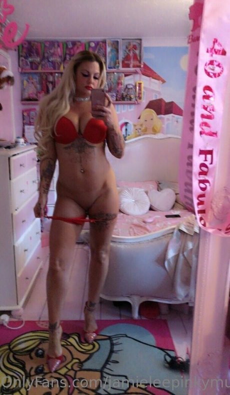 Jamieleepinkymummy adult model pictures