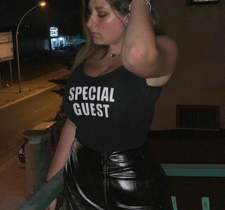 Jolanda Tummolillo pornstar pretty pic