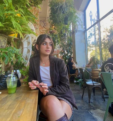 Yasmeen Fletcher hd model pics