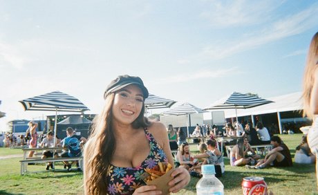 Molly Shield naked actress galleries