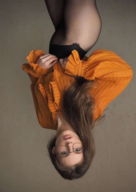 Anyutamoor adult model pic