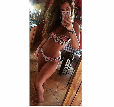 Paola Arena erotic actress gallery