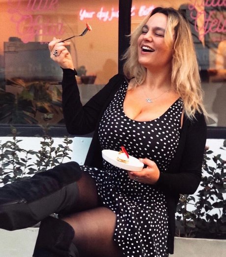 Acronopia high quality actress pictures