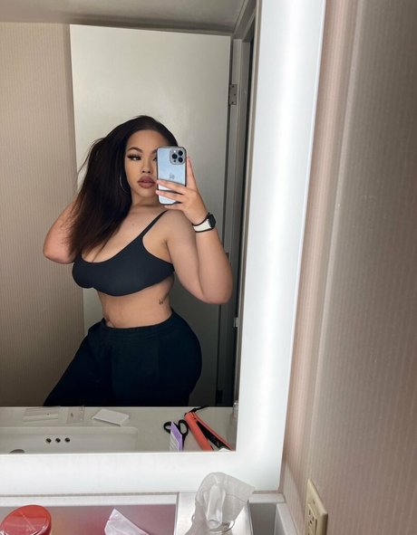 Teeee pornstar exclusive image