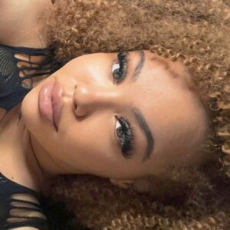 Teeee beautiful model galleries