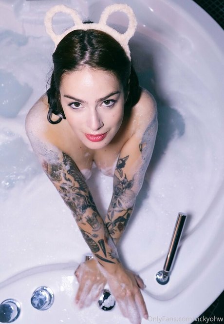 vickyohw adult actress archive