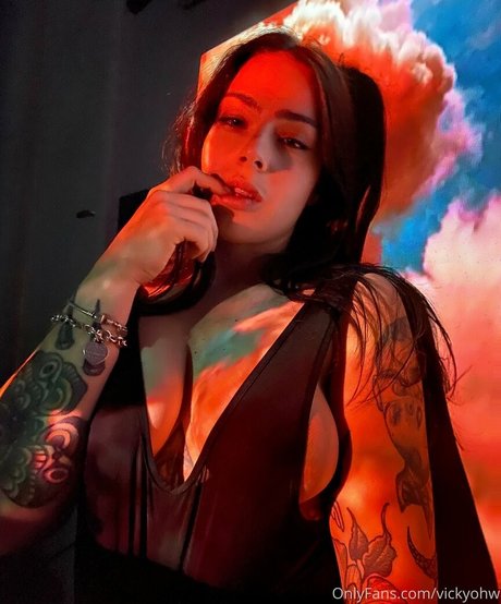 vickyohw best model picture