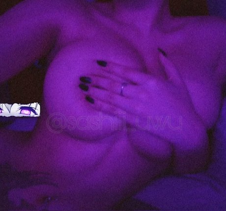 Sashiuwu sexy pornstar pictures