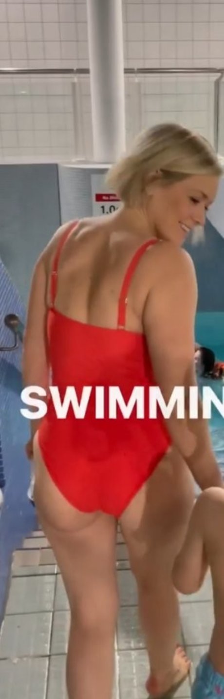 Suzanne Shaw free actress gallery