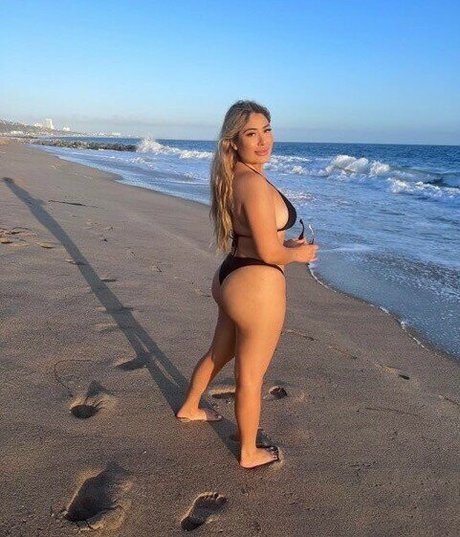 seeedollazz adult model pic