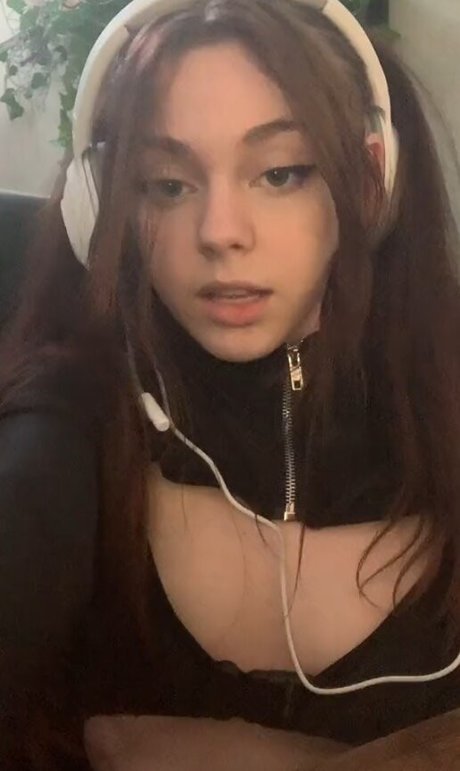 Rosiemx x model adult pics