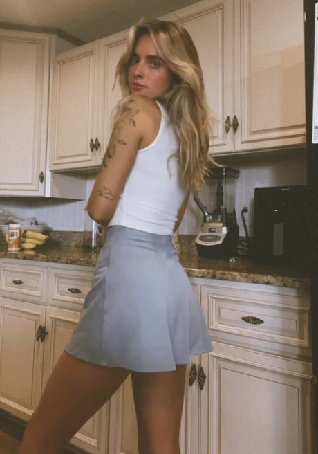 thatpineapplegirl pornstar adult picture