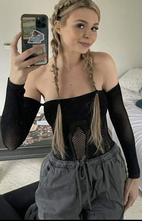 Martina Eliza pretty actress pictures