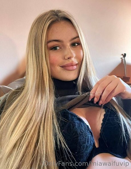 crossdresser onlyfans sexy nude image