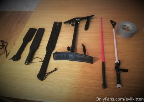 evilkitten model erotic gallery