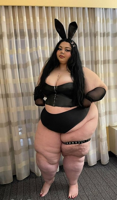 kasstheeblast naked actress image