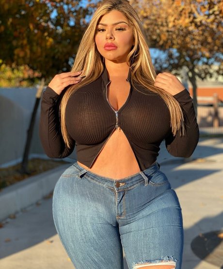 Michelle Mendez star beautiful archive