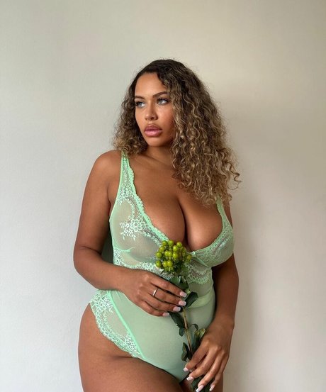 Chanelle Mauricette art actress pic