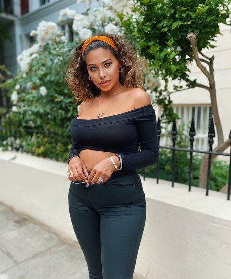 Chanelle Mauricette model art pictures