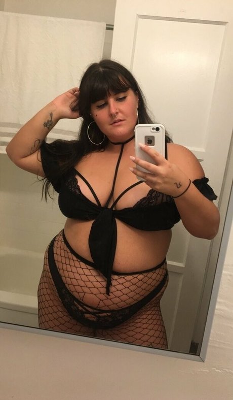 freeleila erotic star pics