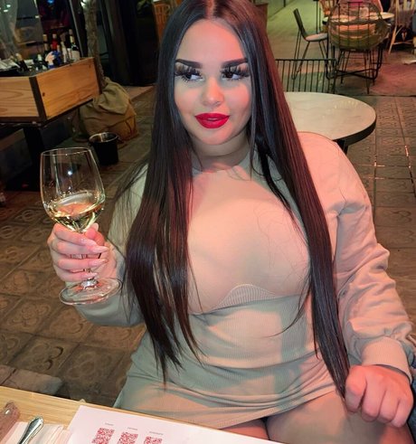 Curvyexoticaa model porn pictures